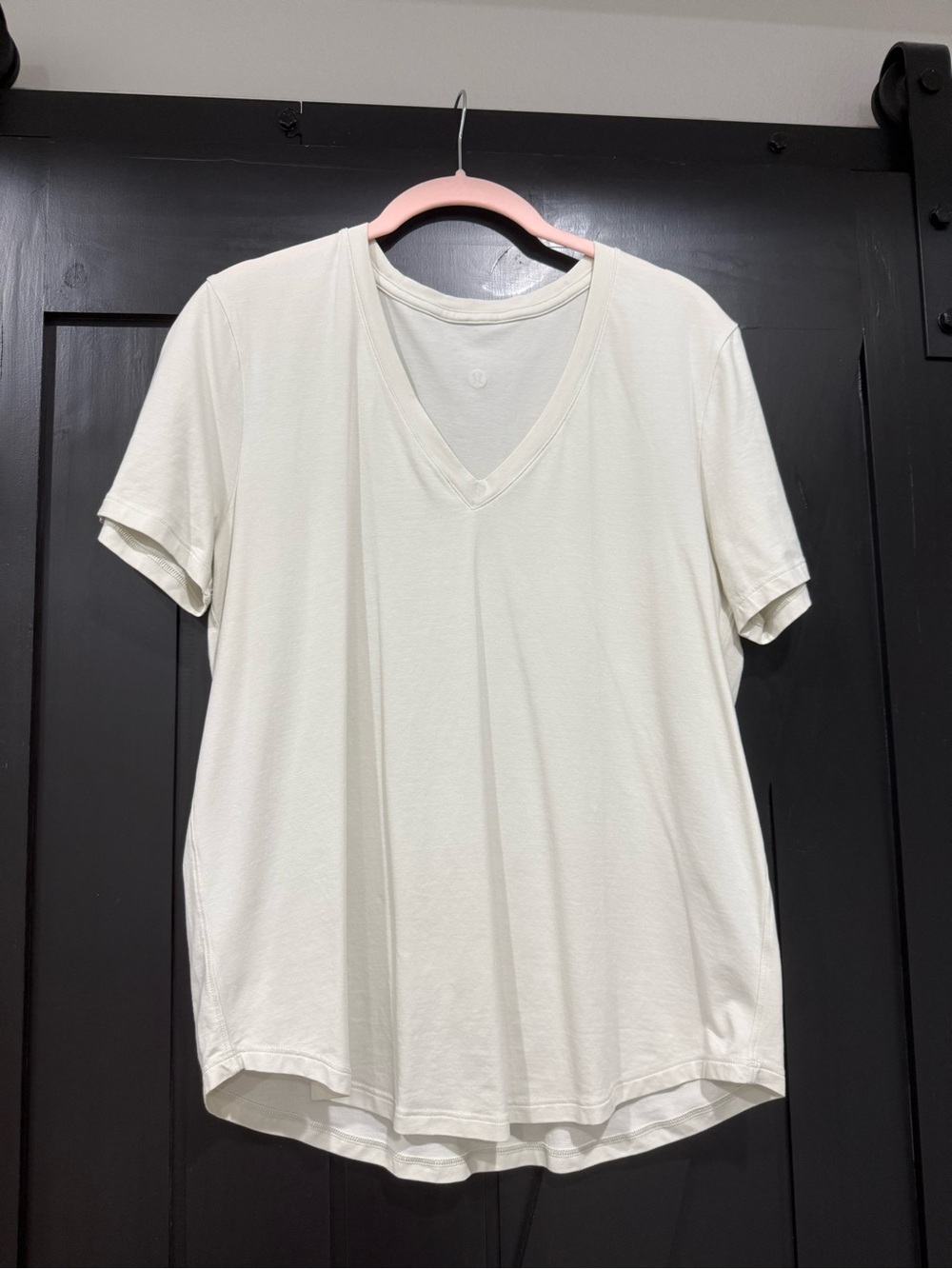 lululemon athletica Women's V-Neck Short Sleeve Tee - Cream